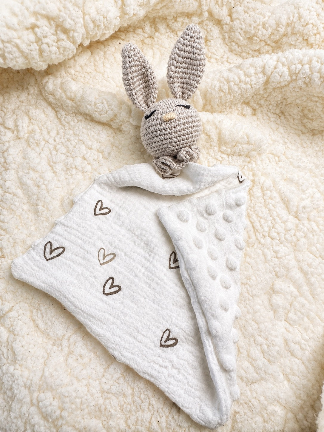 Doudou Lapin - Gris et blanc coeur